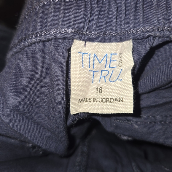 Time and Tru NEW Women's Cargo High Rise Relaxed Capri Pants - Blue - Size 16 - Picture 6 of 9